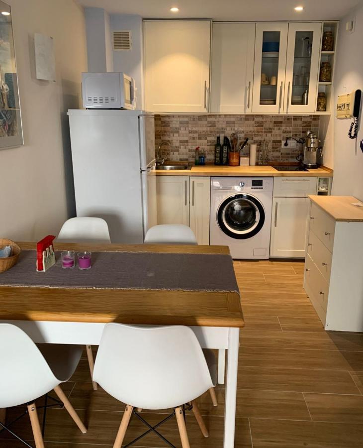 Cosy Apartment In L Escala, 7 Mins Walk To The Closest Beach, Riells L' Escala 외부 사진